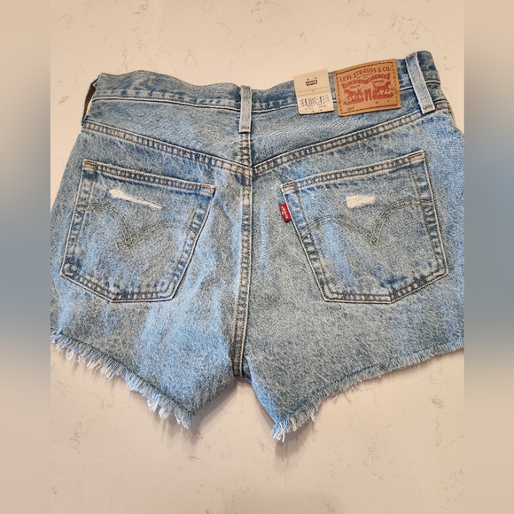 Levi shorts, size 30, new - Picture 2 of 3